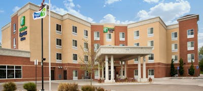 Holiday Inn Express Hotel & Suites Thornton