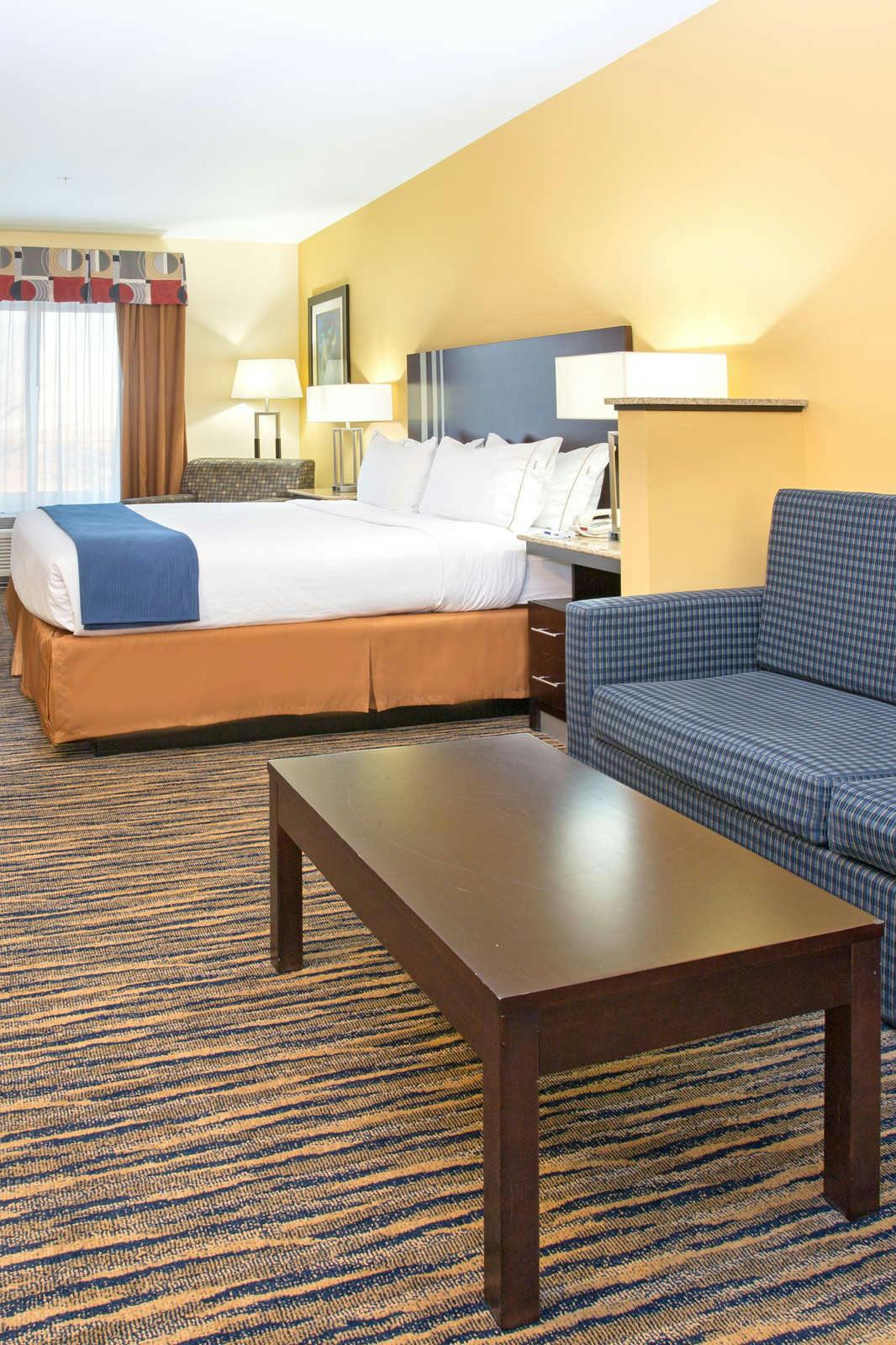 Hotel Holiday Inn Express Hotel & Suites Thornton photo 3