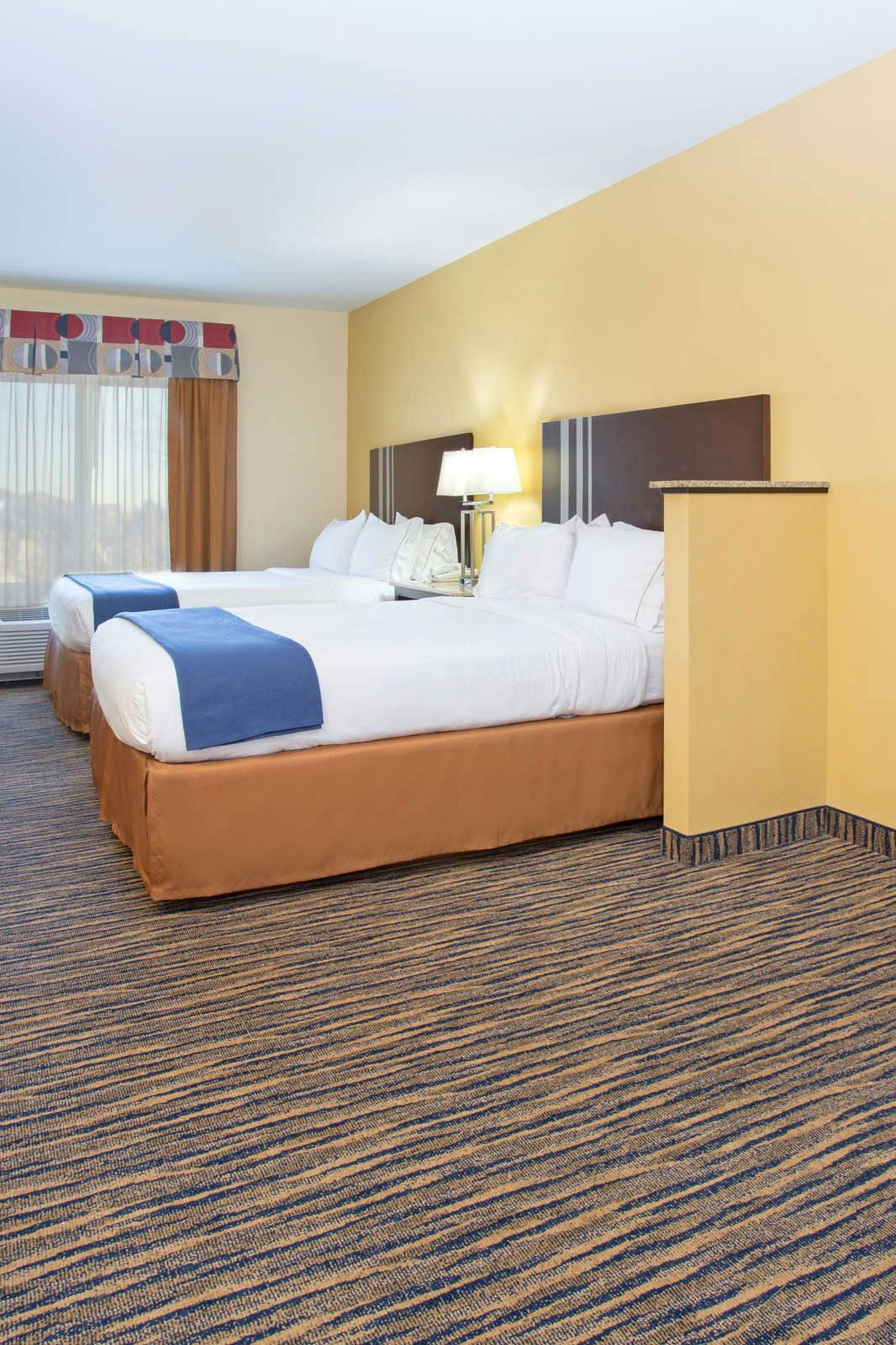 Hotel Holiday Inn Express Hotel & Suites Thornton photo 5