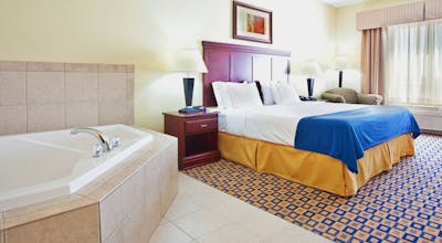 Holiday Inn Express Hotel & Suites Waukegan