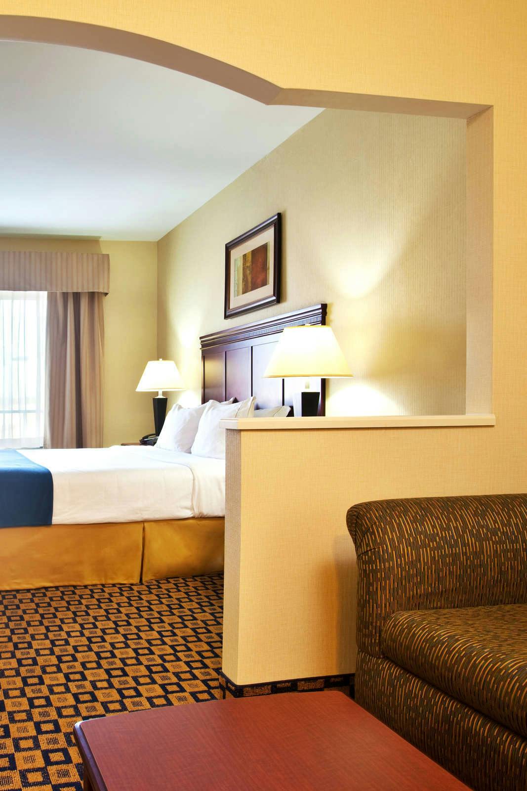 Hotel Holiday Inn Express Hotel & Suites Waukegan photo 3