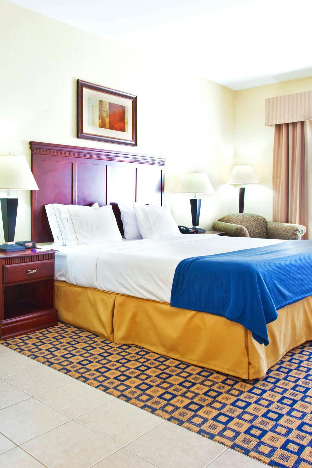 Hotel Holiday Inn Express Hotel & Suites Waukegan photo 1