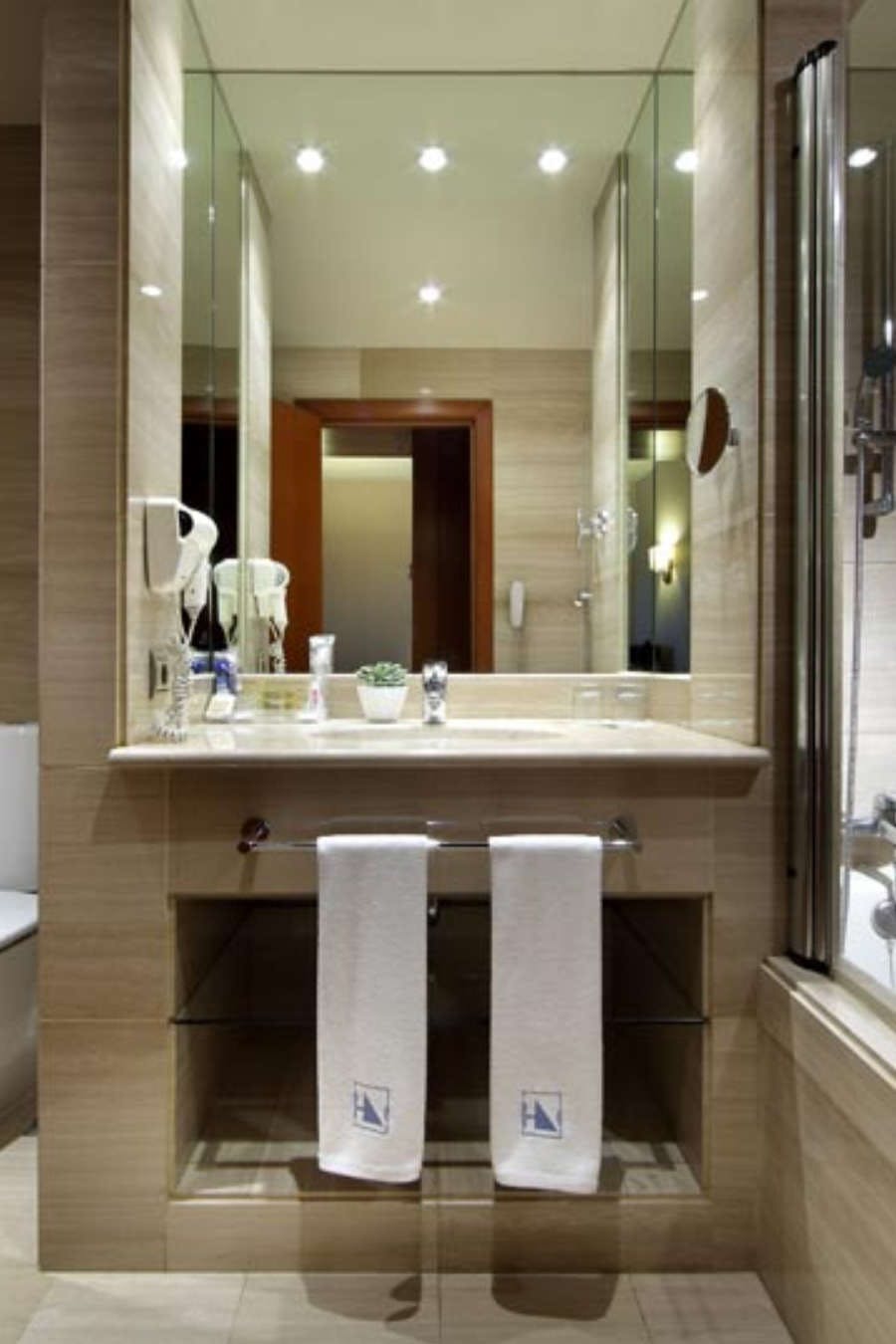 Hotel Eurostars Gran Madrid photo 5