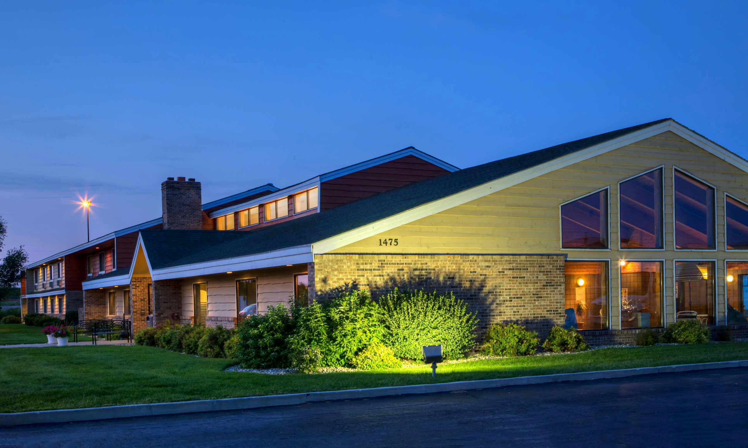 cheap hotels with pools in sioux falls sd