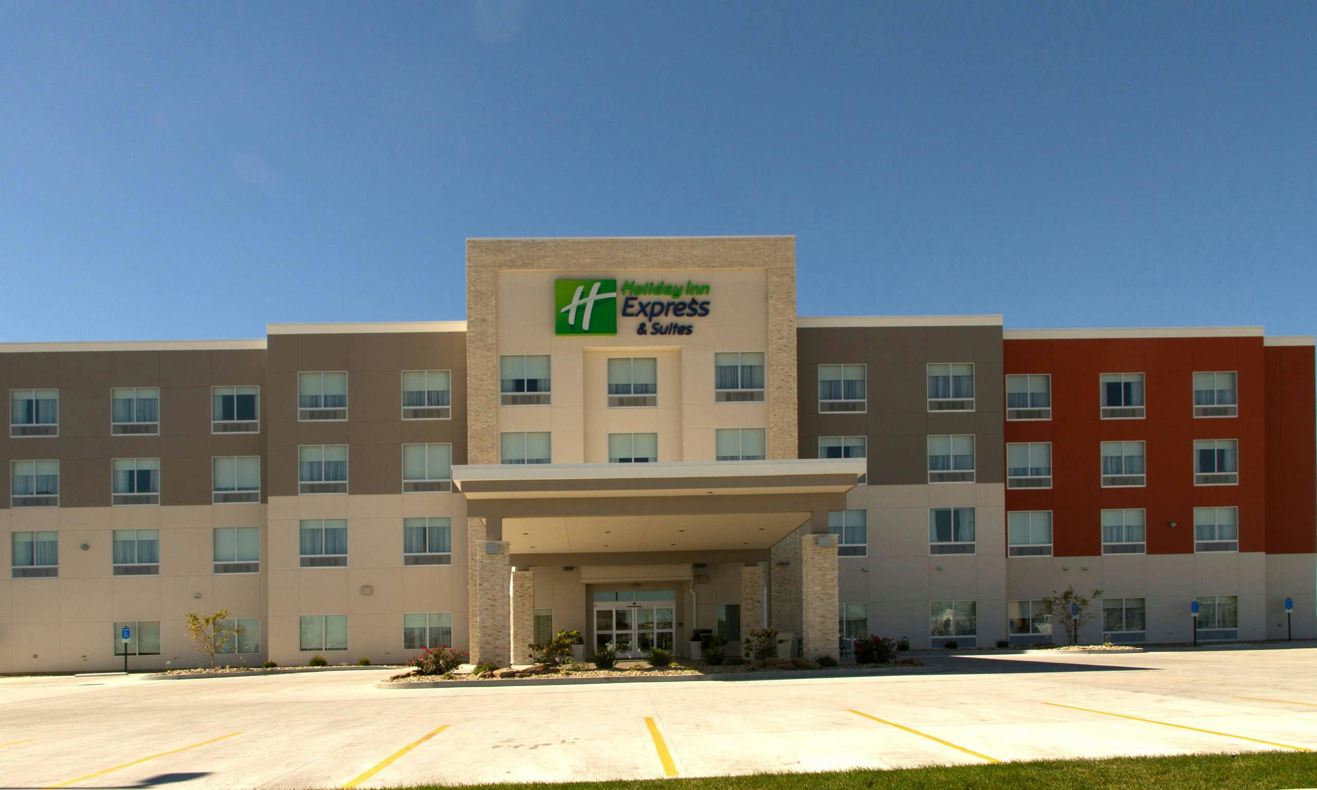 Holiday Inn Express & Suites Litchfield West