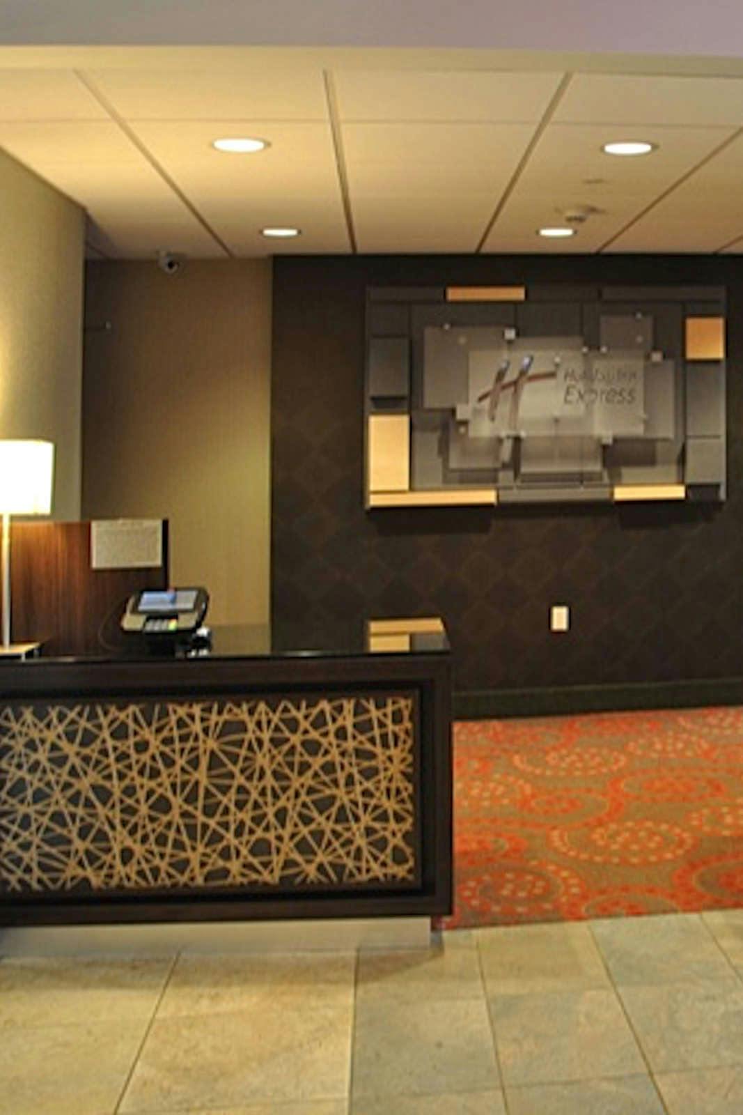 Hotel Holiday Inn Express Salem photo 3