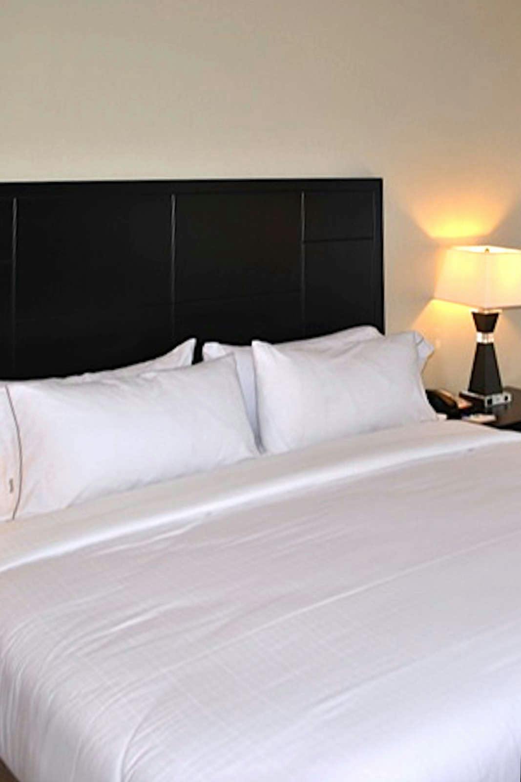 Hotel Holiday Inn Express Salem photo 1