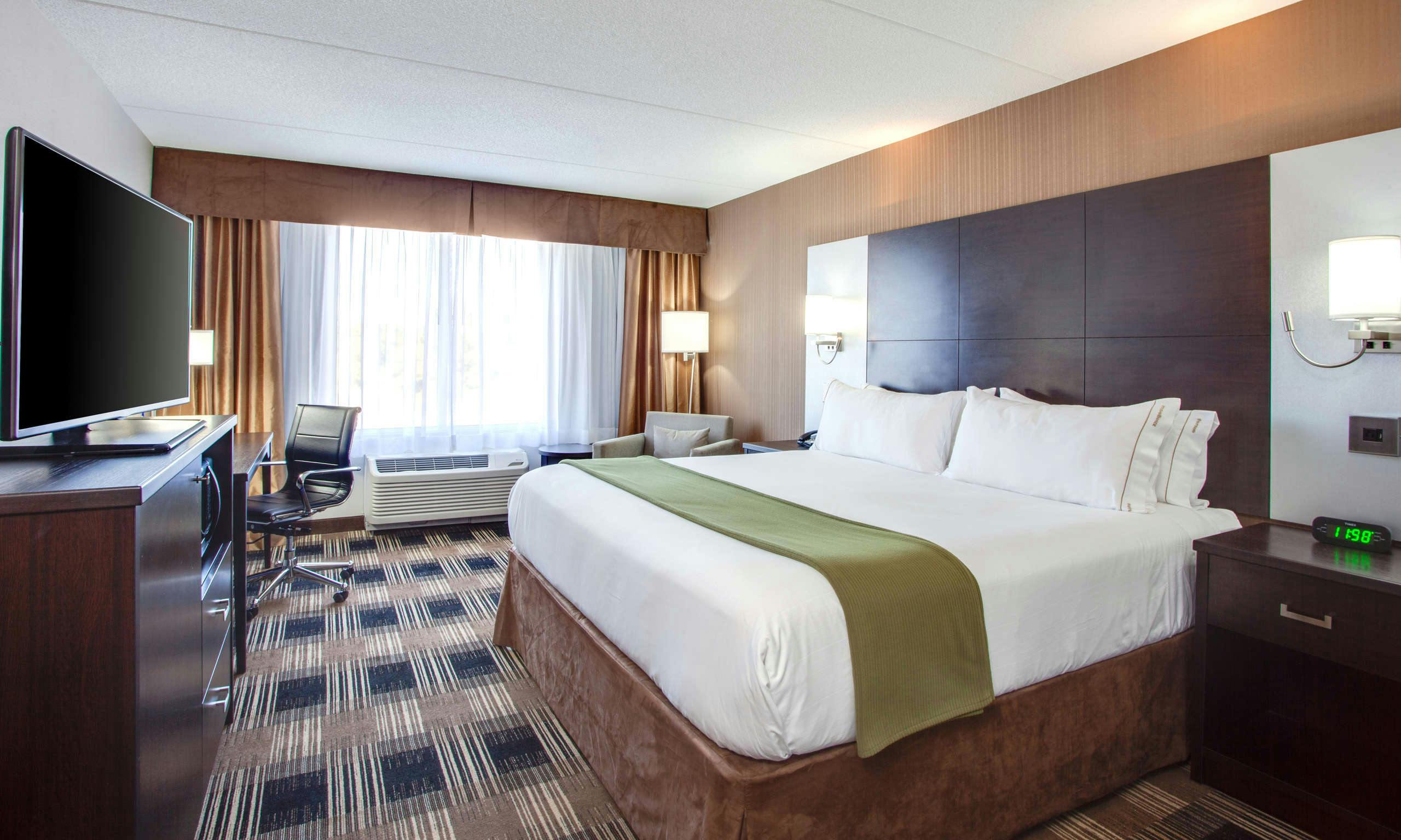 Holiday Inn Express & Suites Ottawa East Orleans