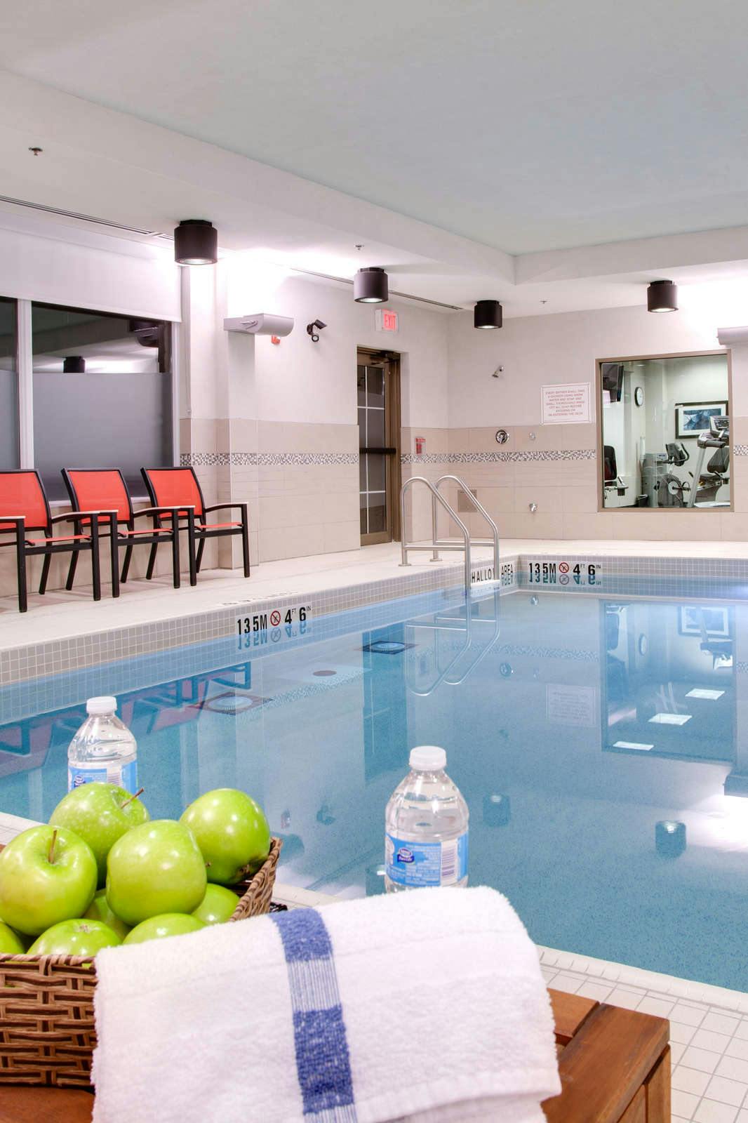 Hotel Holiday Inn Express & Suites Ottawa East Orleans photo 1