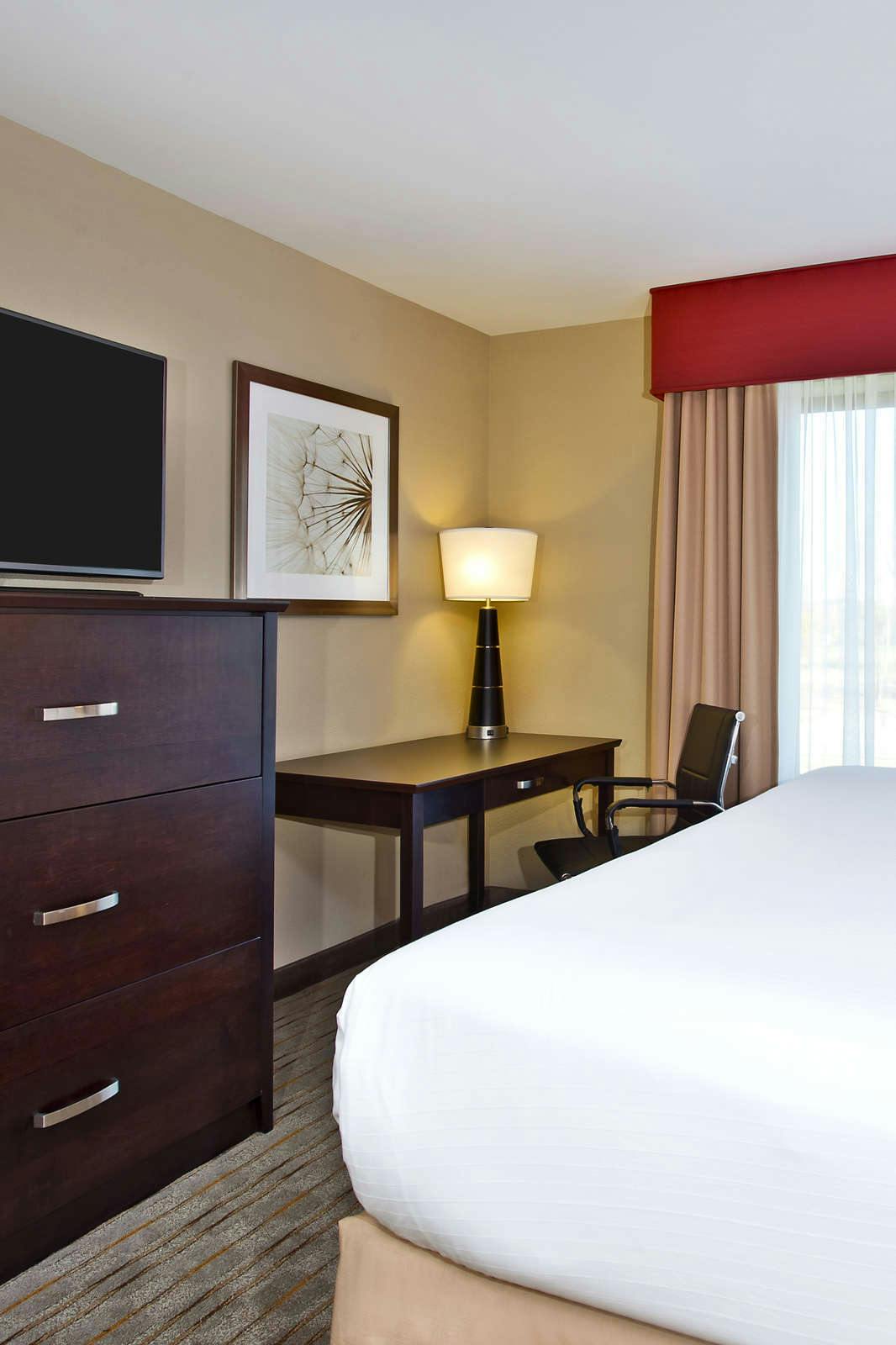 Hotel Holiday Inn Express & Suites Springfield Dayton Area photo 4