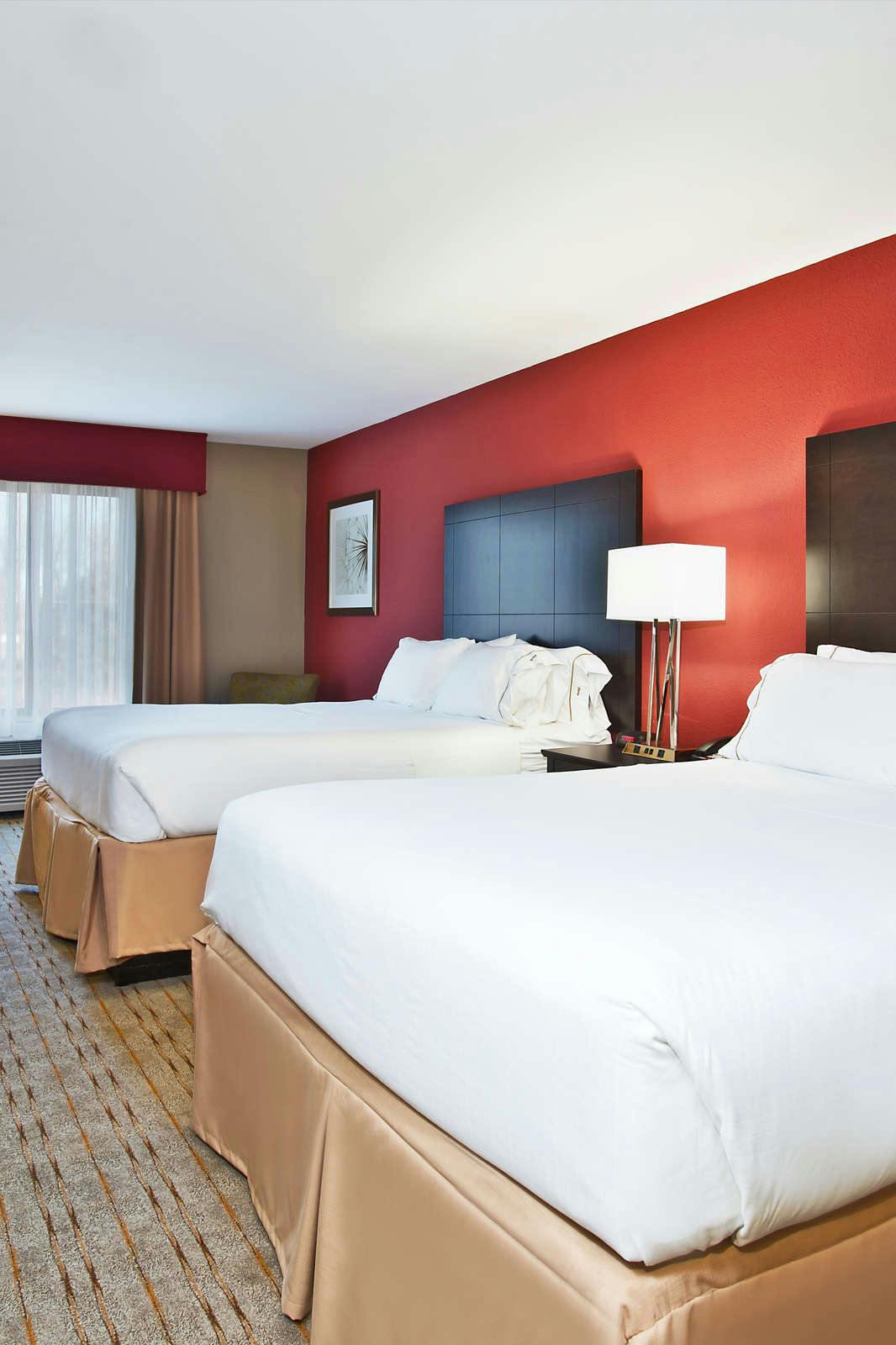 Hotel Holiday Inn Express & Suites Springfield Dayton Area photo 3