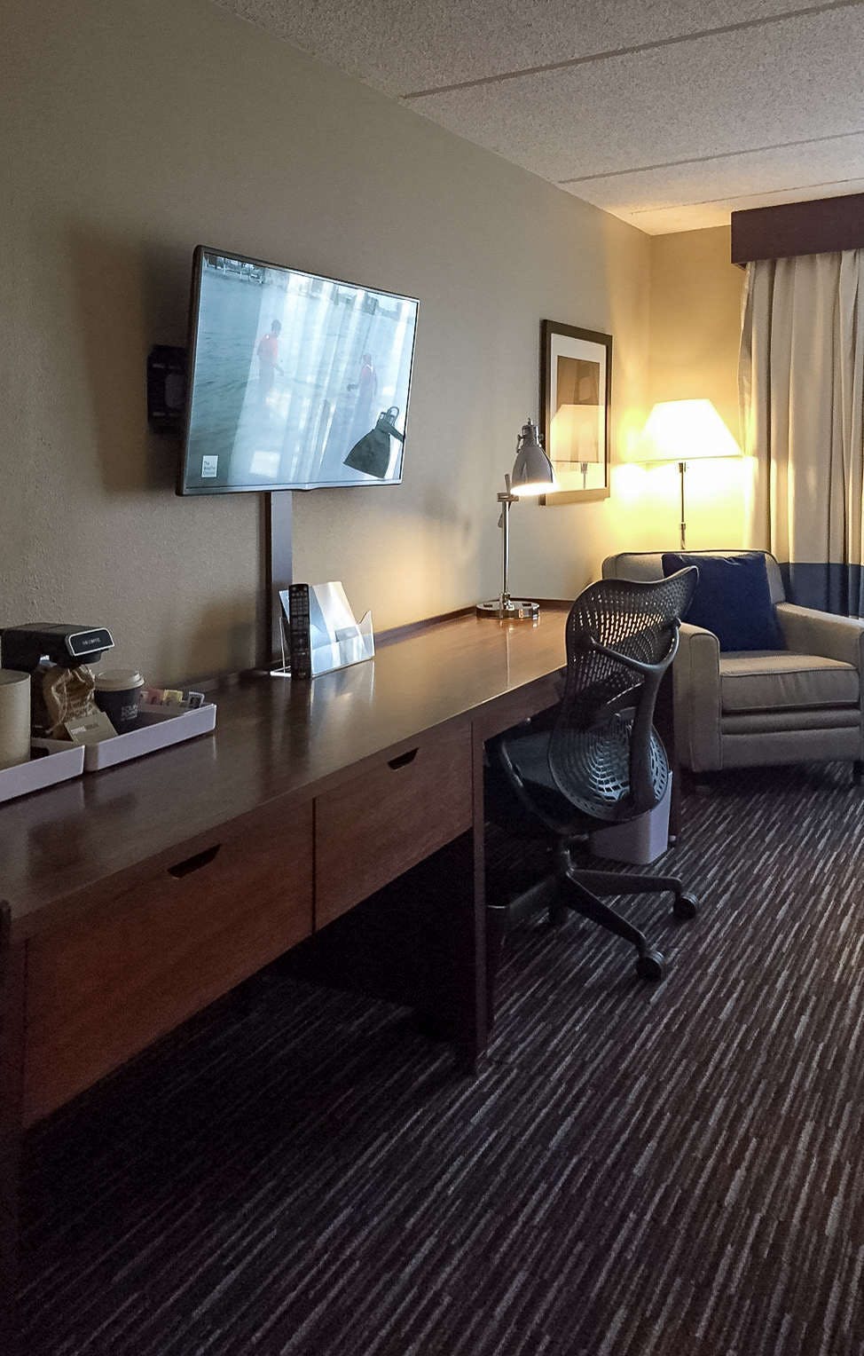 Hotel Four Points by Sheraton Buffalo Grove photo 4