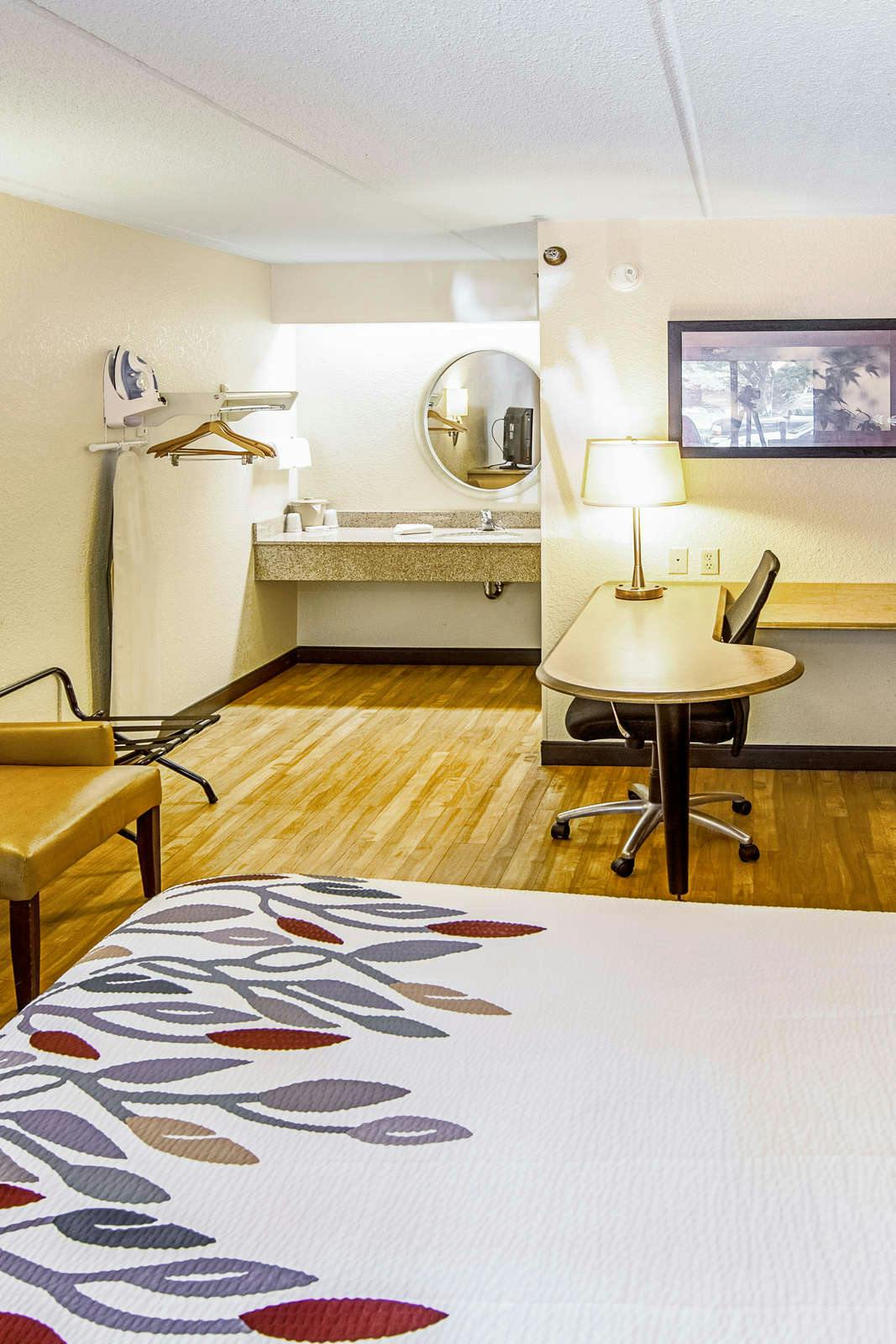 Hotel Red Roof Inn Utica photo 4