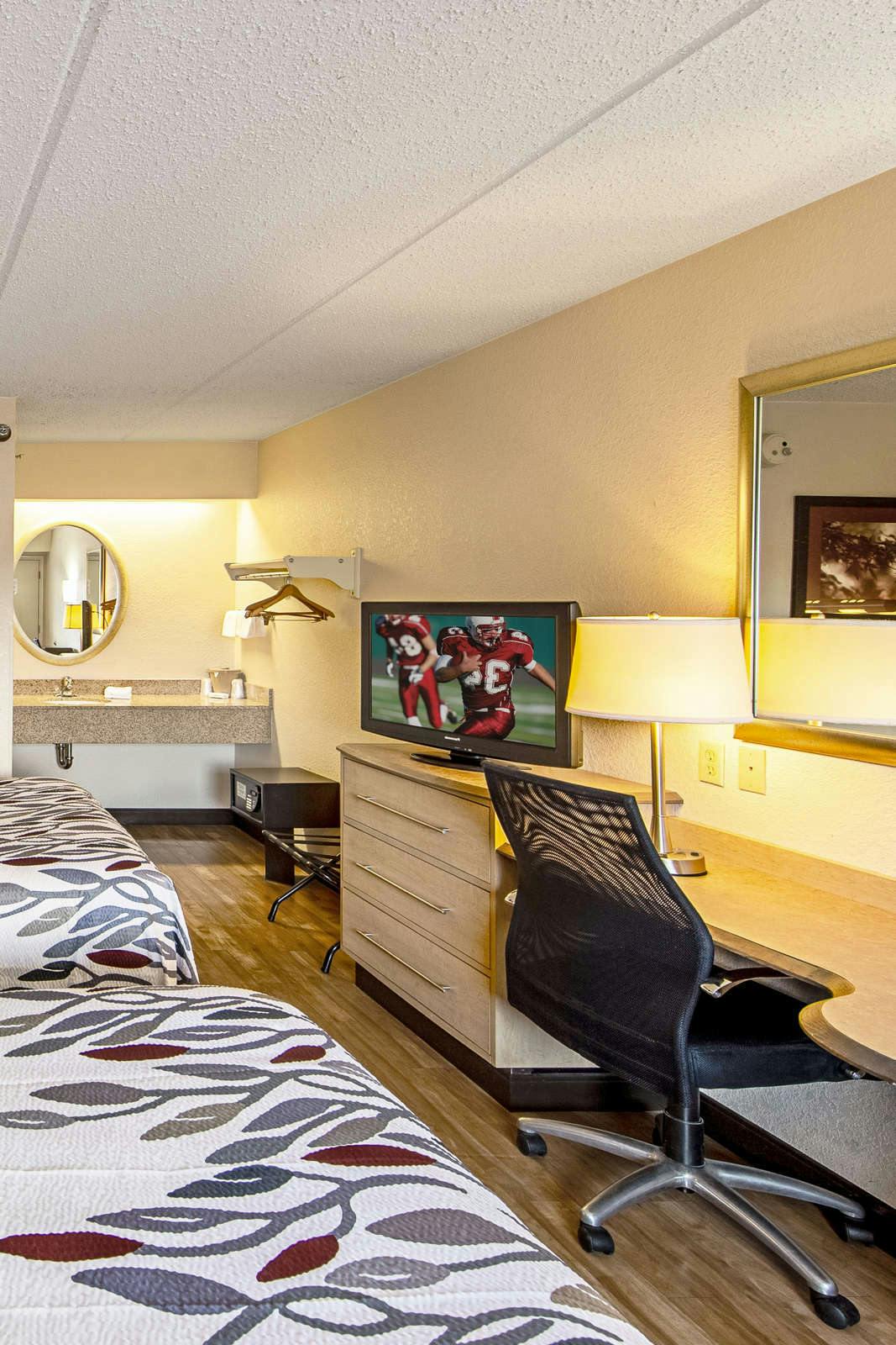 Hotel Red Roof Inn Utica photo 5