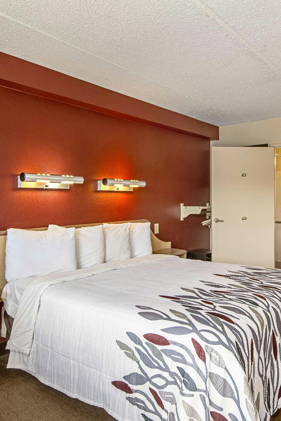 Hotel Red Roof Inn Utica photo 2