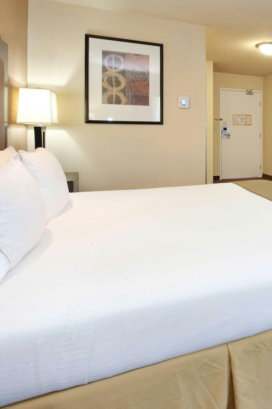 Hotel Holiday Inn Express Union City photo 4