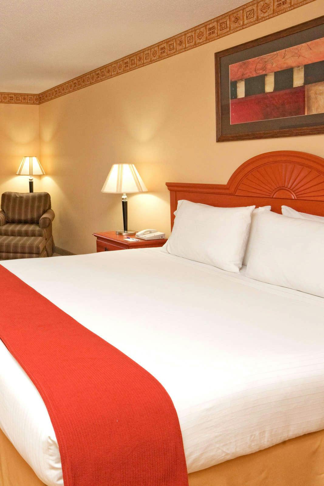 Hotel Holiday Inn Express Hotel & Suites Livermore photo 2