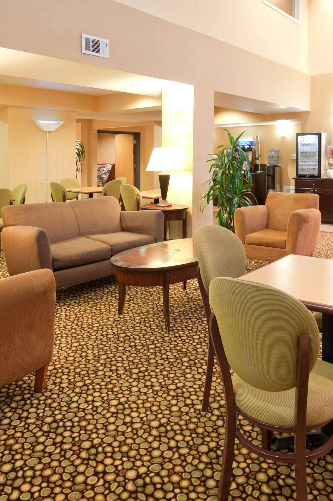 Hotel Holiday Inn Express Hotel & Suites Livermore photo 5