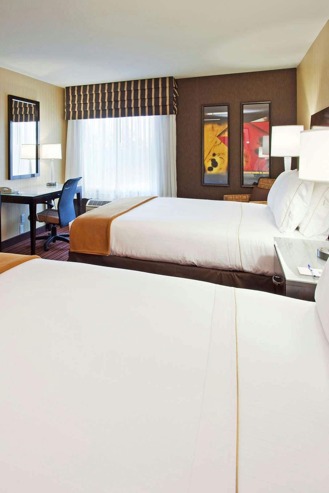 Hotel Holiday Inn Express Belmont photo 2