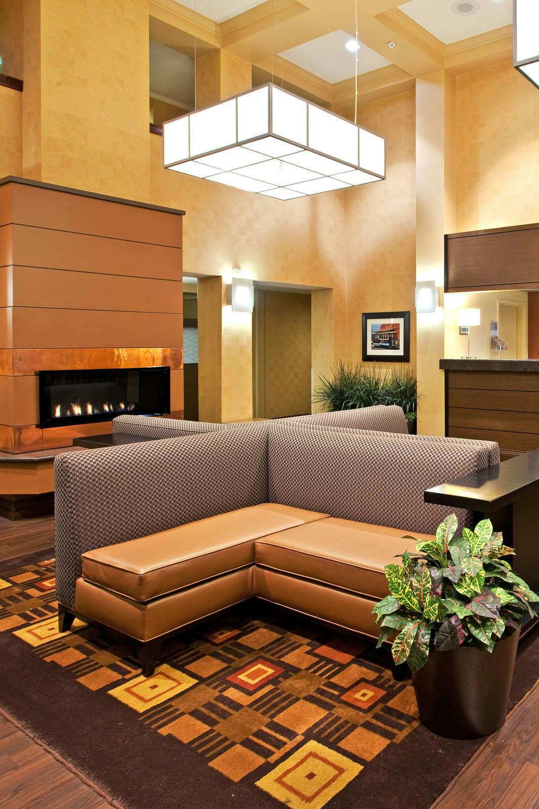 Hotel Holiday Inn Express Belmont photo 5