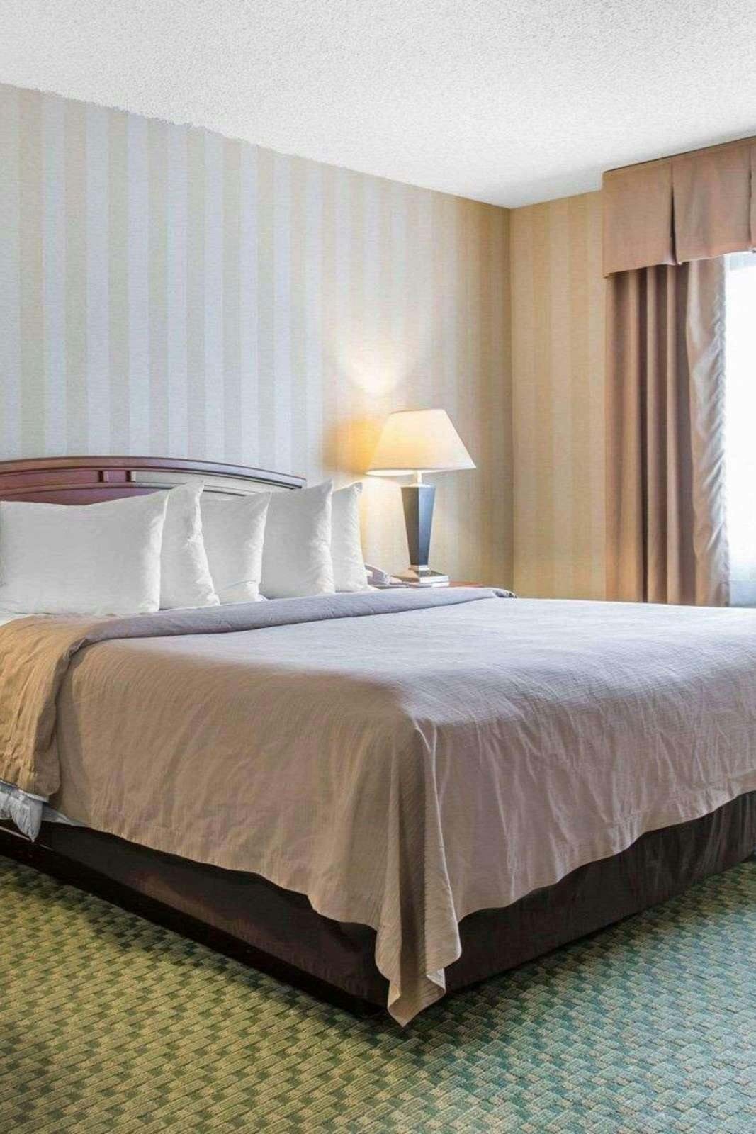 Hotel Quality Inn Colorado Springs Airport photo 1