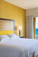 Hotel Hilton Waikiki Beach Resort & Spa photo 1