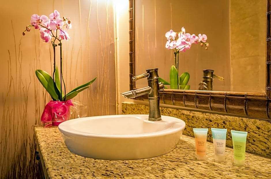 Hotel The Mauian - Boutique Beach Studios on Napili Bay photo 2