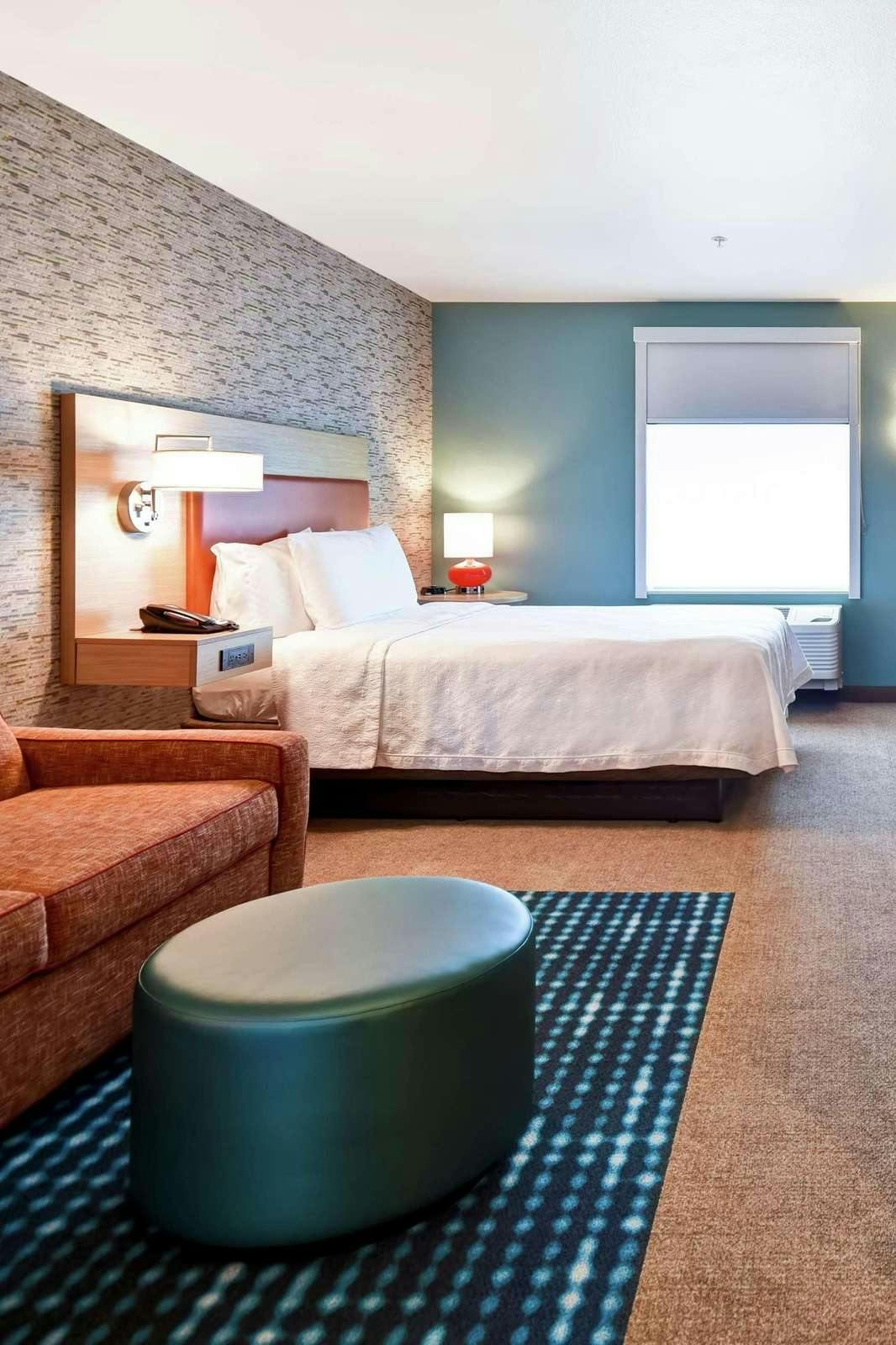 Hotel Home2 Suites by Hilton Victorville, CA photo 1