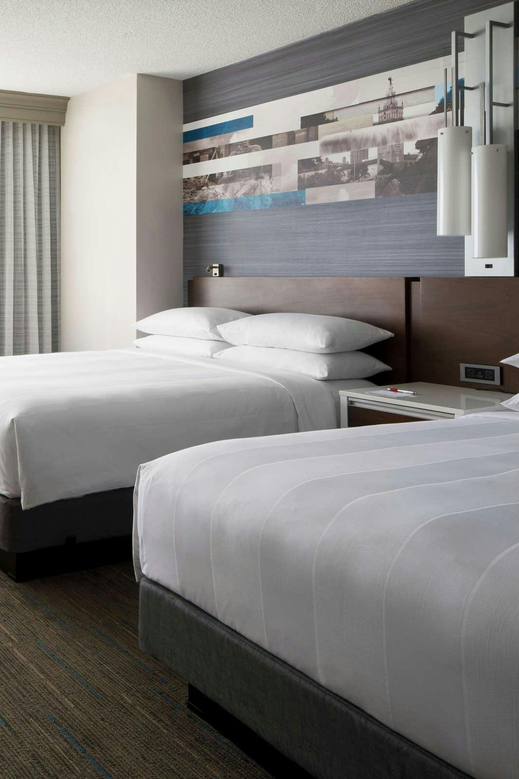 Hotel Kansas City Marriott Country Club Plaza photo 1