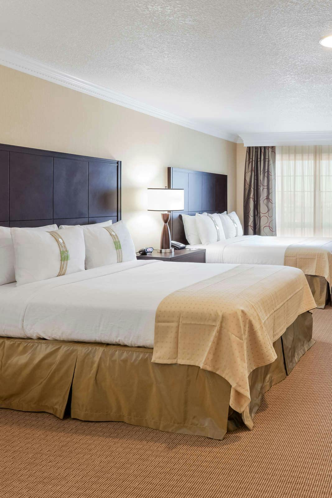 Hotel Holiday Inn San Mateo photo 1