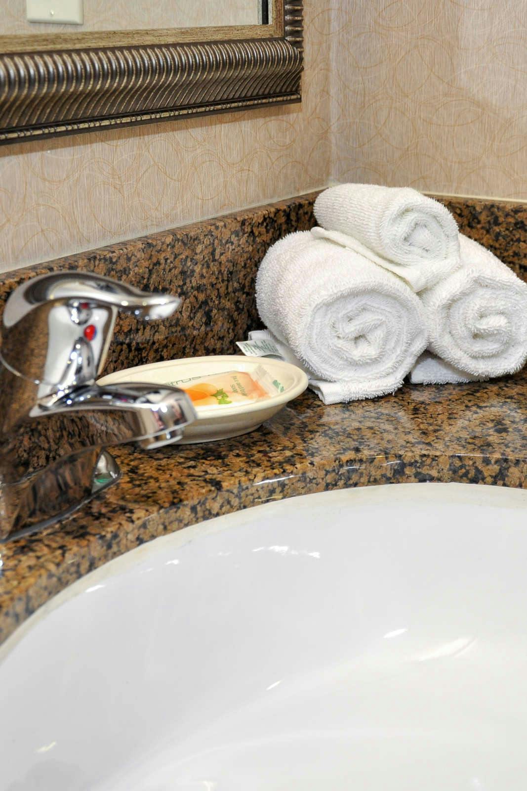 Hotel Holiday Inn Hotel & Suites Oakland Airport photo 3