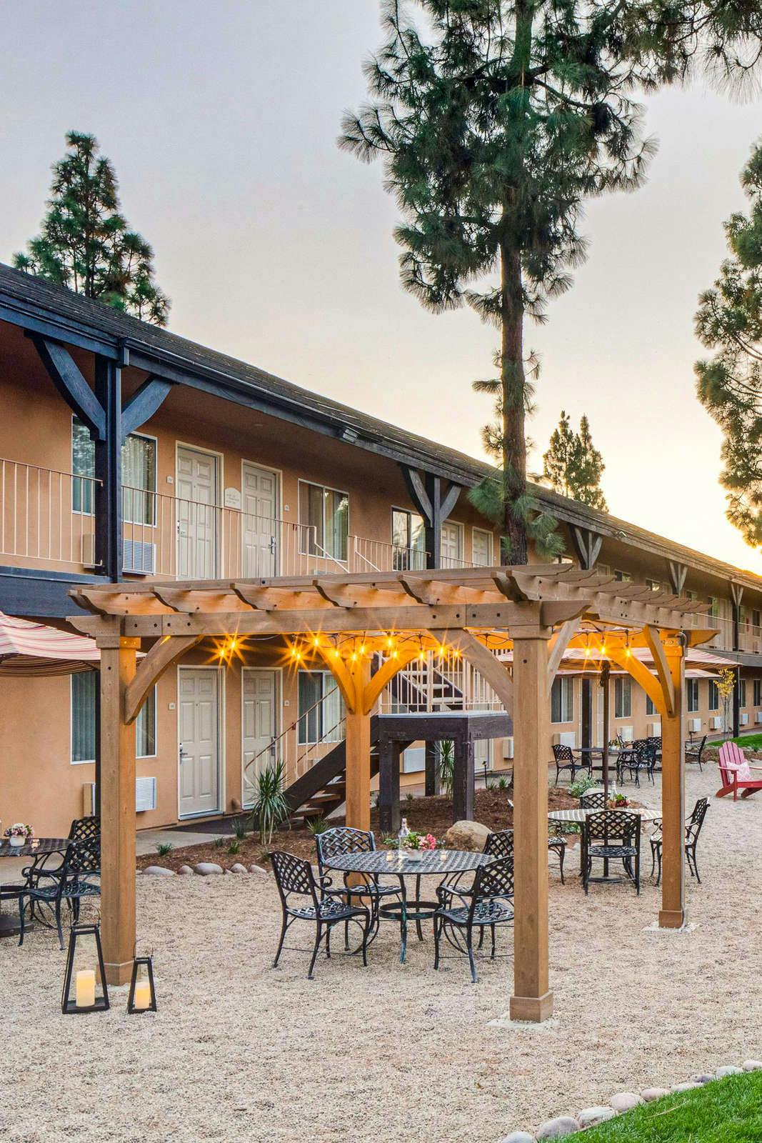 Hotel Ayres Lodge Alpine photo 4