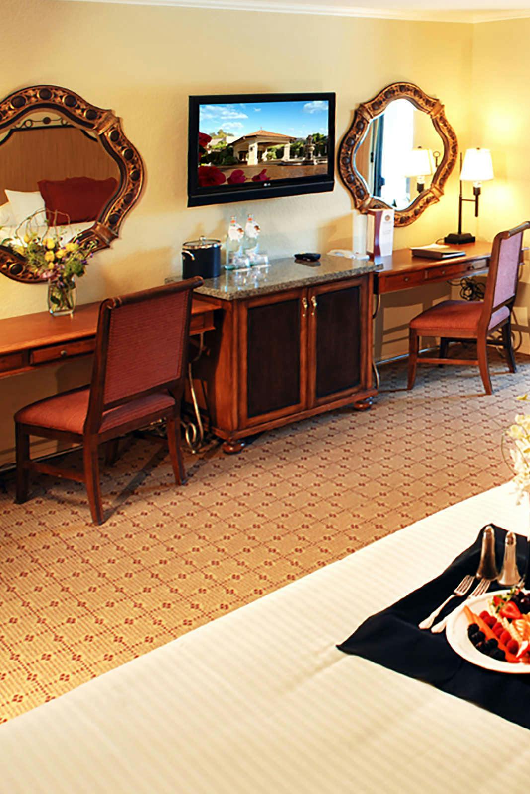 Hotel The Scottsdale Resort and Spa, Curio Collection by Hilton photo 2