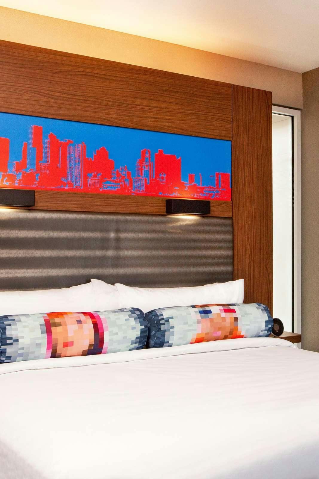 Hotel Aloft Boston Seaport photo 1