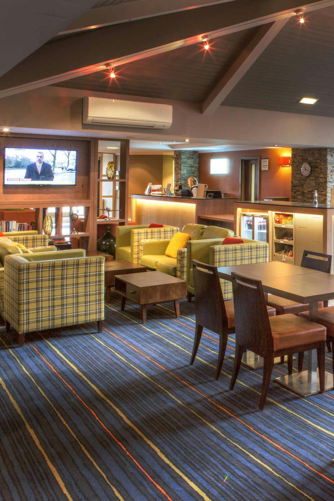 Hotel Holiday Inn Express Edinburgh Airport photo 1