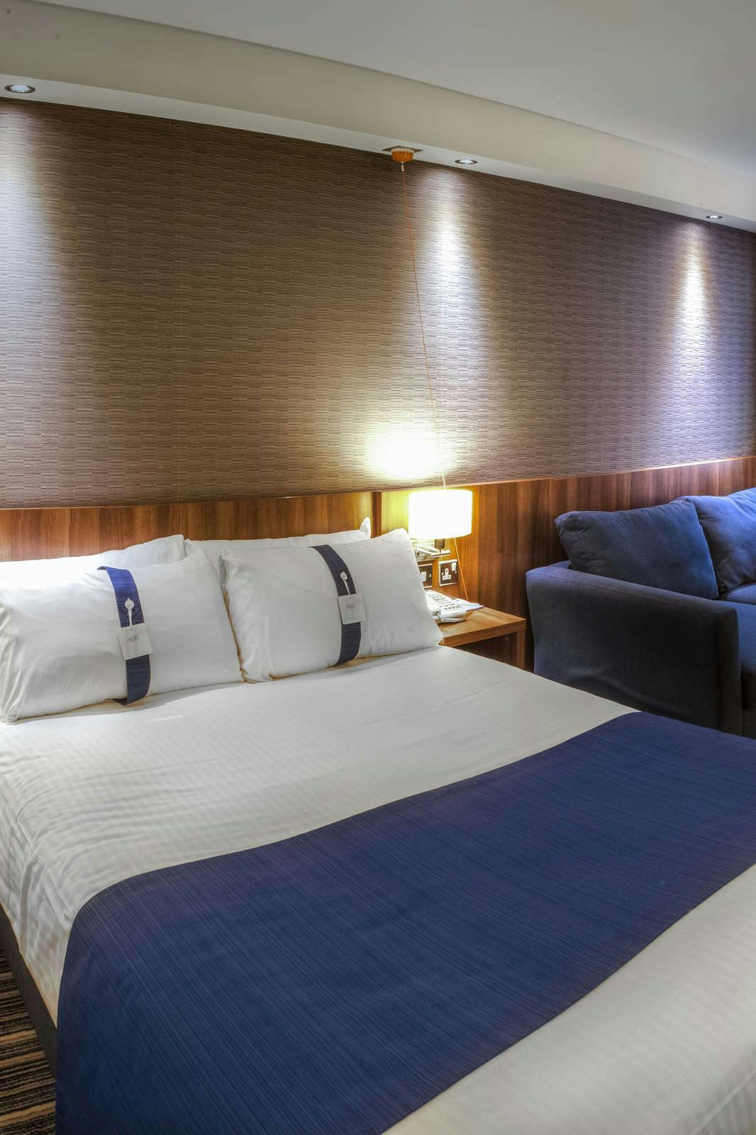 Hotel Holiday Inn Express Edinburgh Airport photo 3