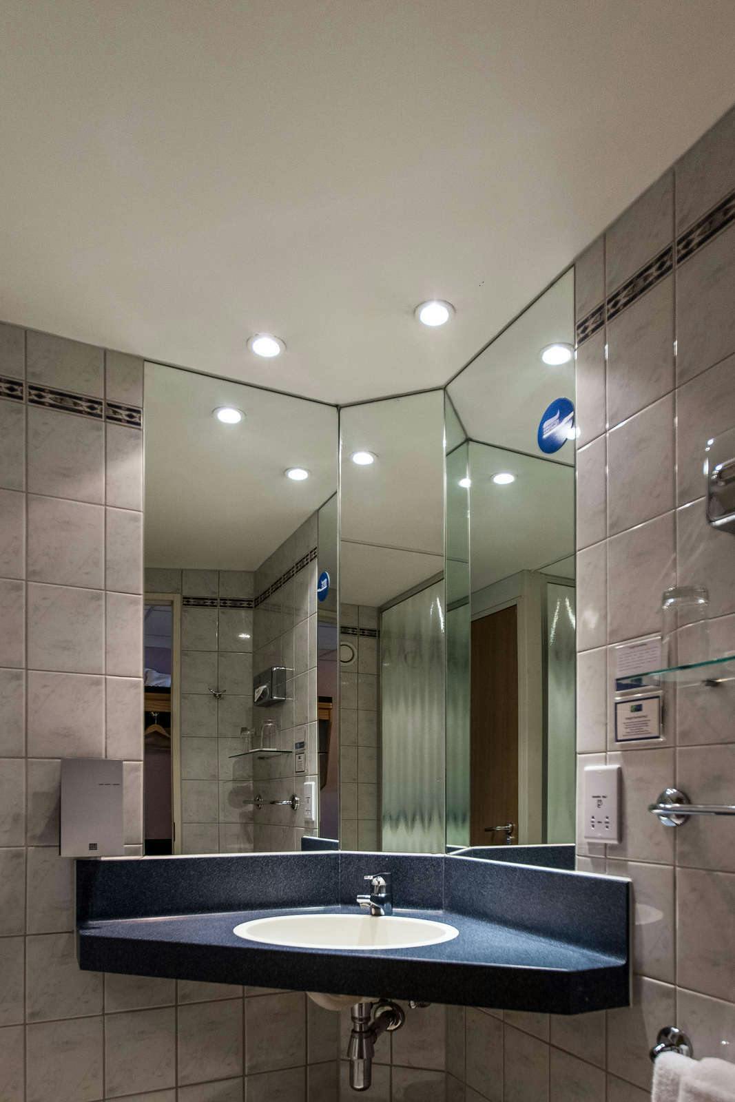 Hotel Holiday Inn Express London Stratford photo 5