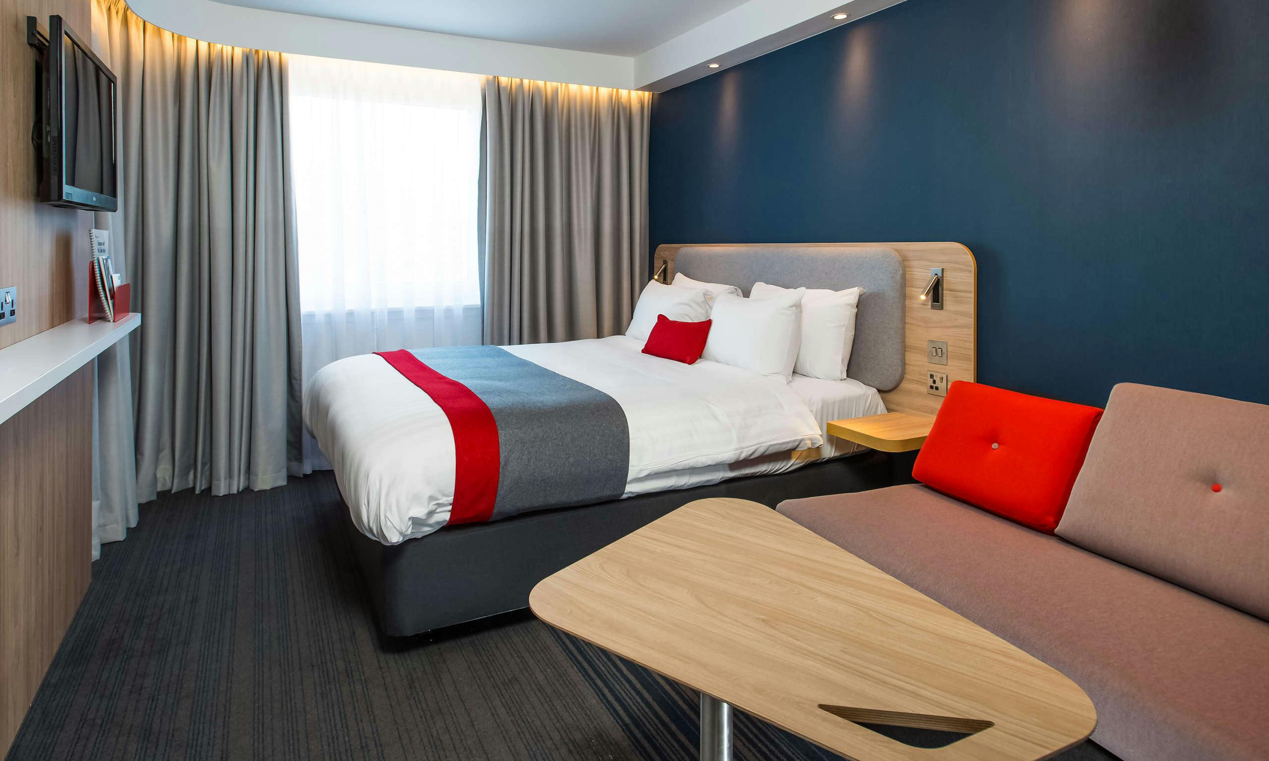 Holiday Inn Express Glasgow Airport