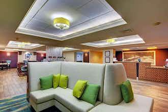 Hotel Hampton Inn Portsmouth Central photo 1
