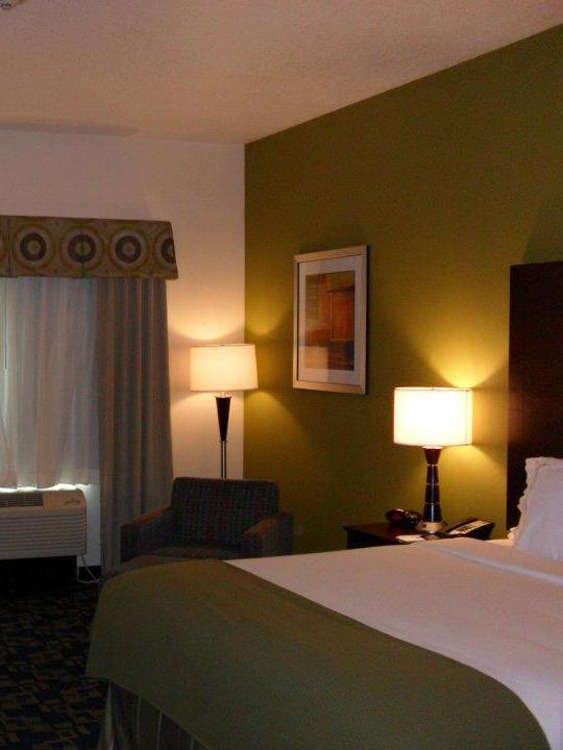 Hotel Holiday Inn Express Hotel & Suites Urbandale photo 1