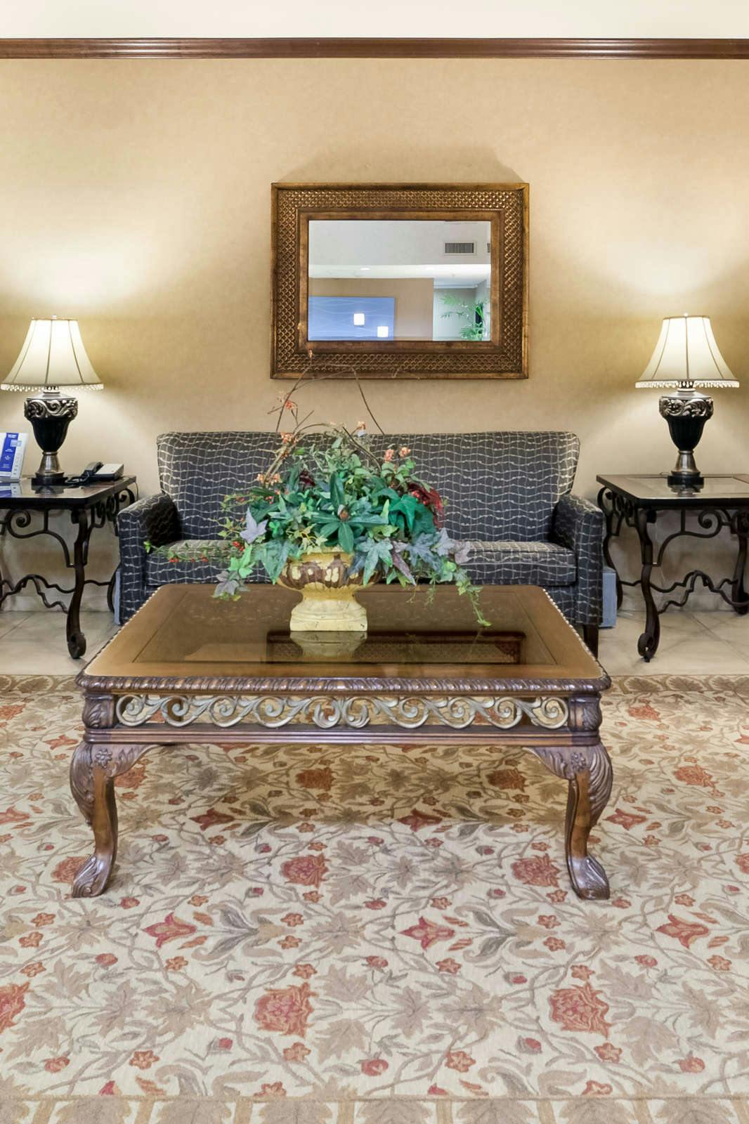 Hotel Holiday Inn Express Hotel & Suites Marina - State Beach photo 3