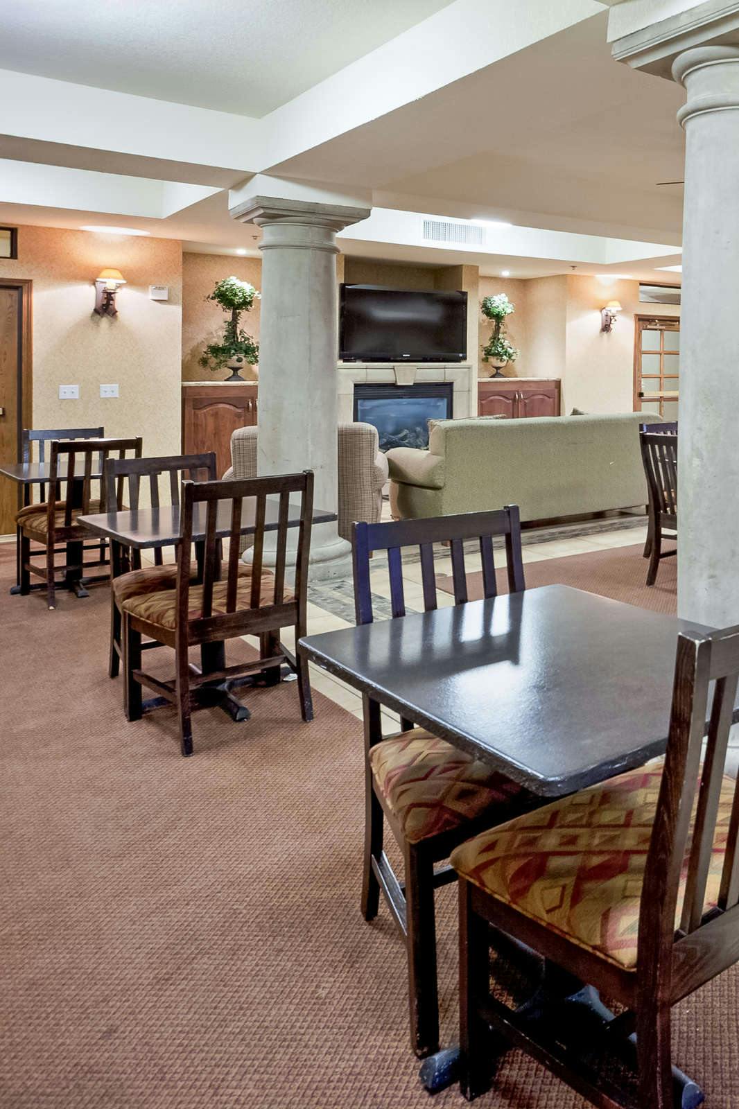 Hotel Holiday Inn Express Hotel & Suites Marina - State Beach photo 5