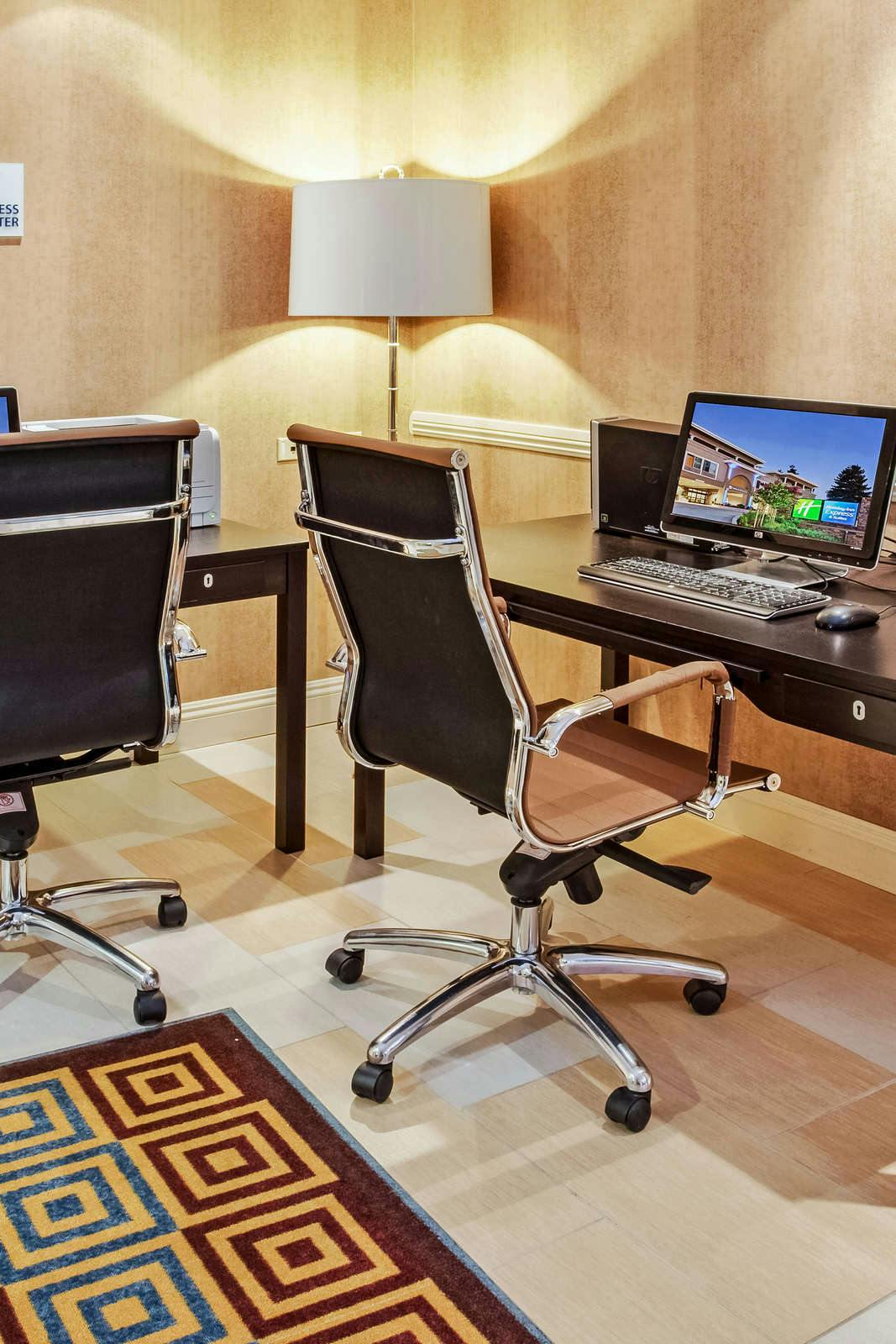 Hotel Holiday Inn Express & Suites Santa Cruz photo 3