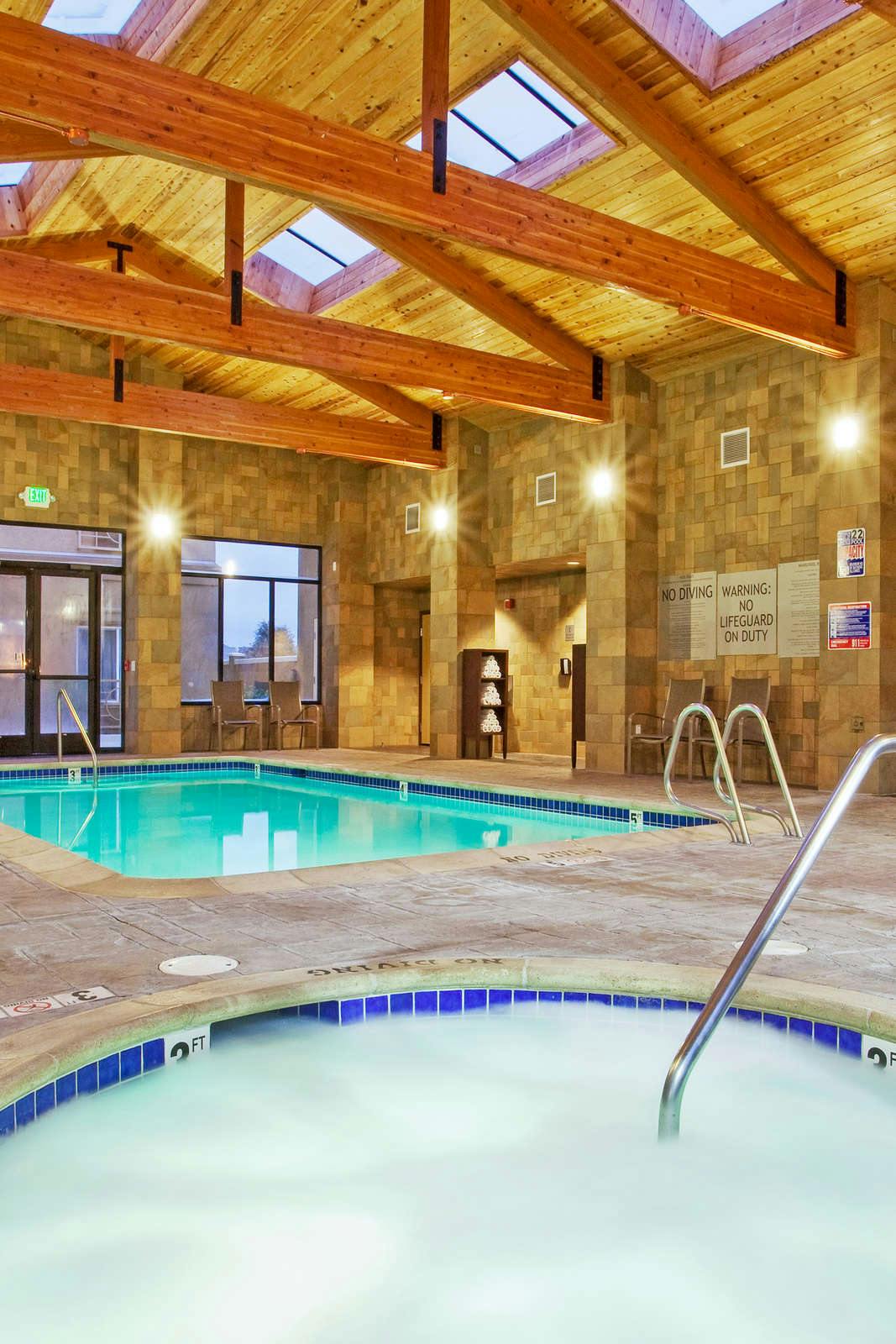 Hotel Holiday Inn Express Hotel & Suites Salinas photo 1