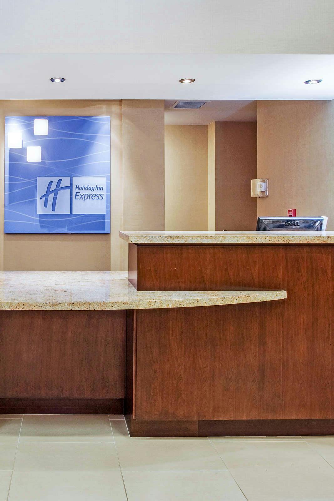 Hotel Holiday Inn Express Hotel & Suites Salinas photo 5