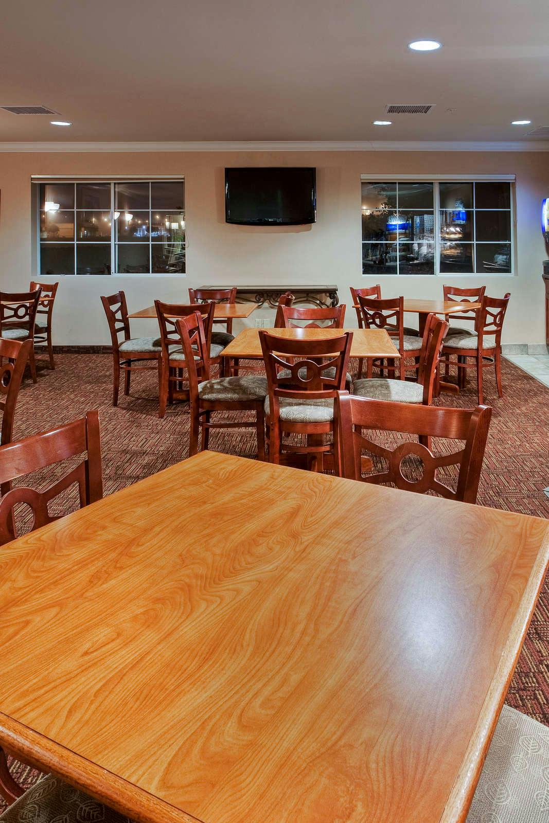 Hotel Holiday Inn Express Hotel & Suites Watsonville photo 5