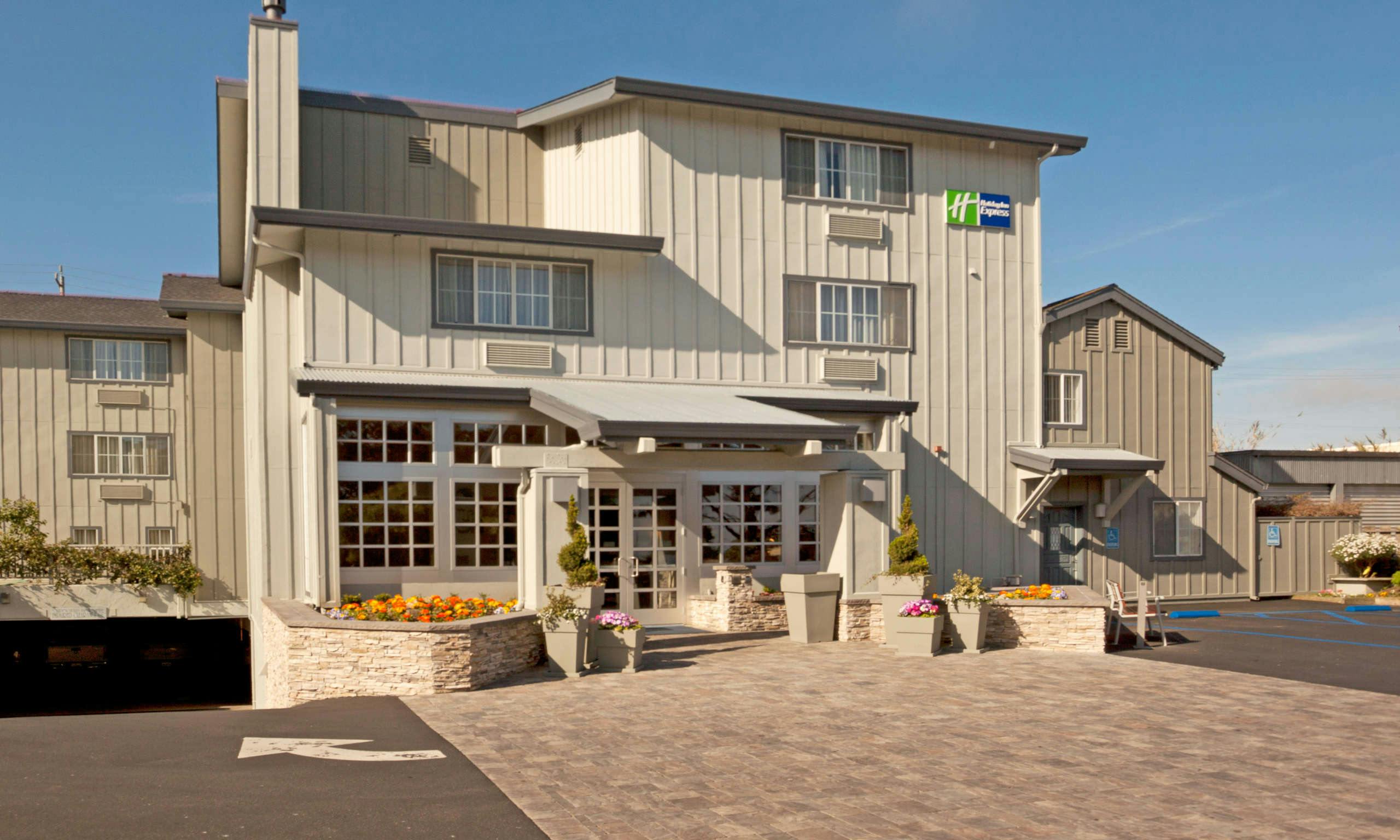 Holiday Inn Express Monterey Cannery Row