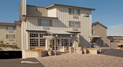 Holiday Inn Express Monterey Cannery Row