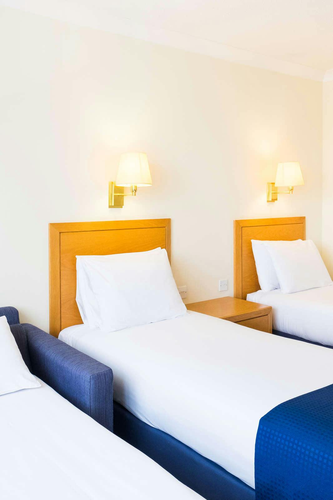 Hotel Holiday Inn London Gatwick Airport photo 2