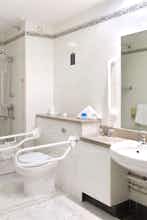 Hotel Holiday Inn London Gatwick Airport photo 3